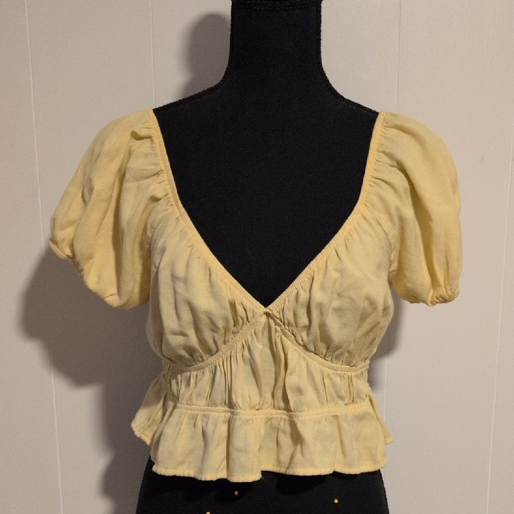 Iris Puff Sleeve Blouse in Light Yellow